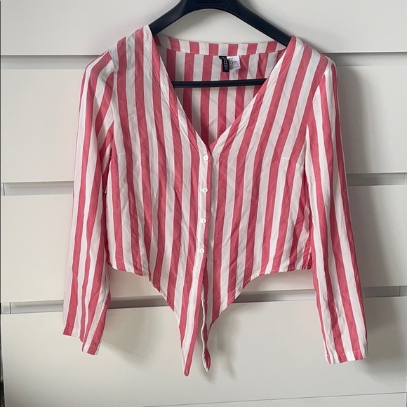 H & M Divided Tie-Front Red Striped Blouse US 8 - Picture 6 of 9